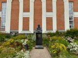 Памятник Ю.А. Спиридонову
